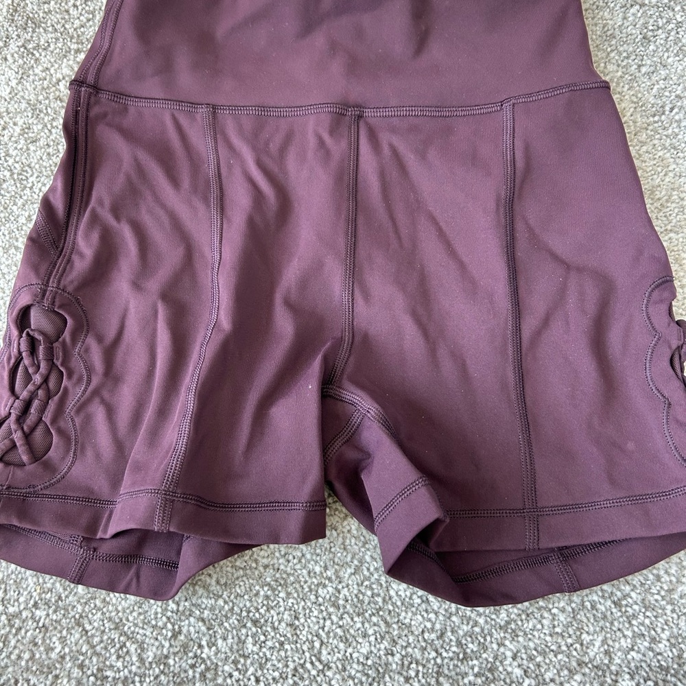 Maroon, Lulu spandex
